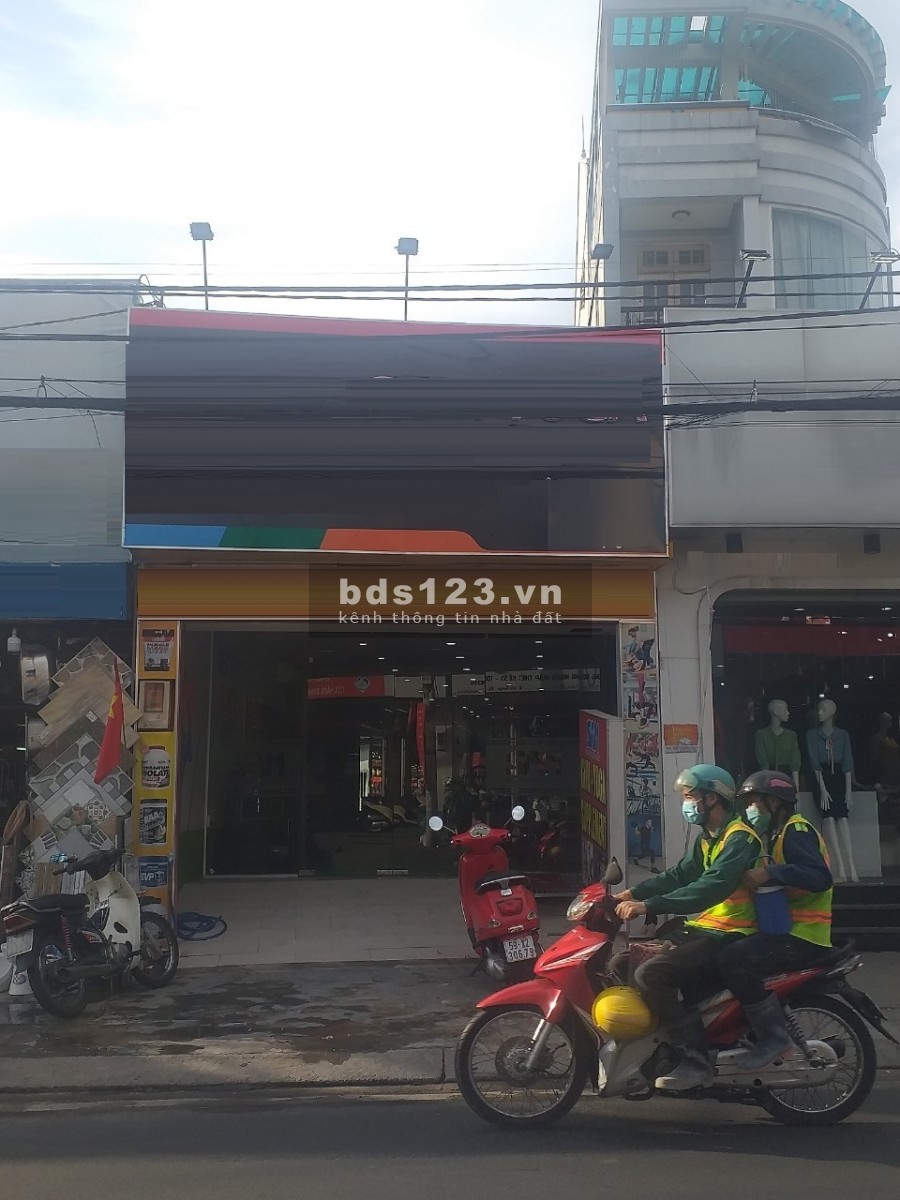 Hoàng Văn Thụ mt 4 x 18 Nhà trống suốt kd