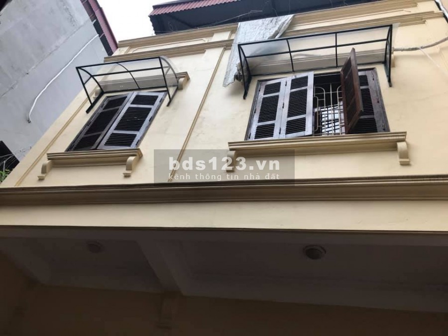 BÁN NHÀ MẶT PHỐ- RẤT GẦN PHỐ CẦU GIẤY-ĐẦY ĐỦ TIỆN ÍCH