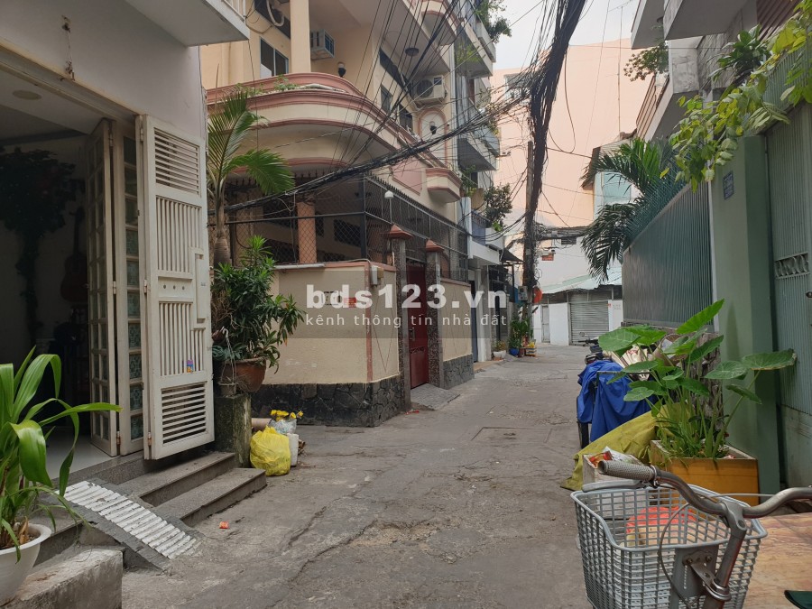 Bán nhà đẹp CMT8- Hồ Bá Kiện- Quận 10- 34m2- Giá 4.05 tỷ.