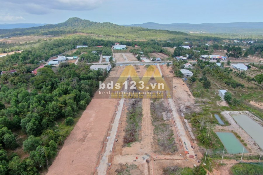 ĐẤT "VÀNG' PHÚ QUỐC, MẶT TIỀN ĐƯỜNG LỚN SẦM UẤT-NGUYỄN TRUNG TRỰC-ĐẤT THỔ-SỔ SẴN.