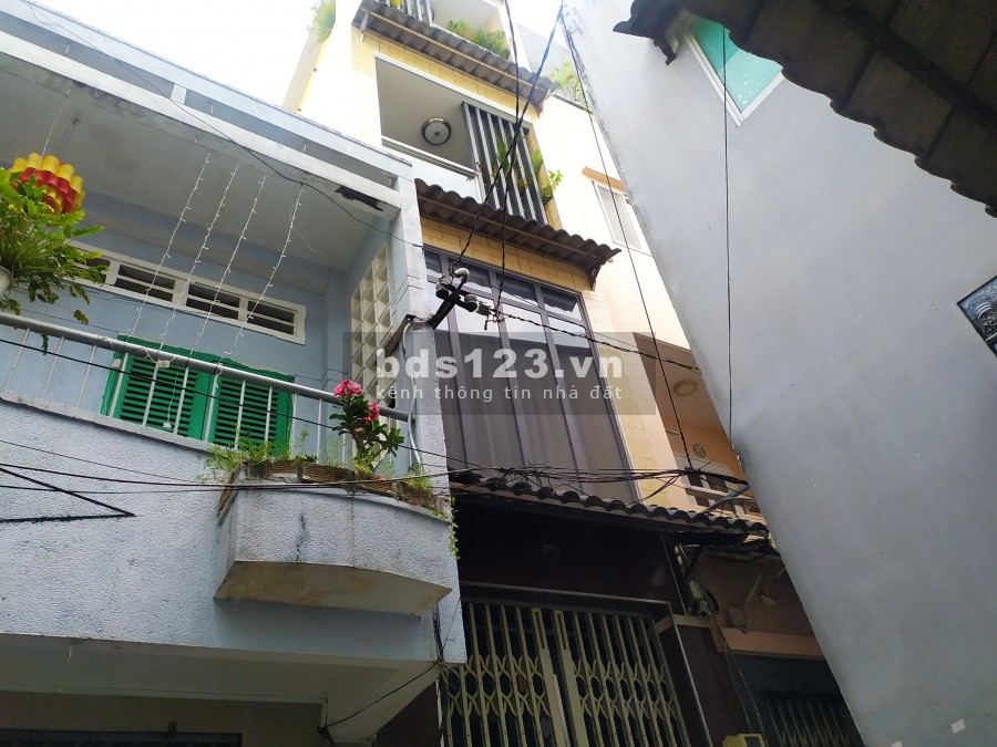 Bán nhà gấp đường Trường Sơn Quận 10 4 tầng giá rẻ