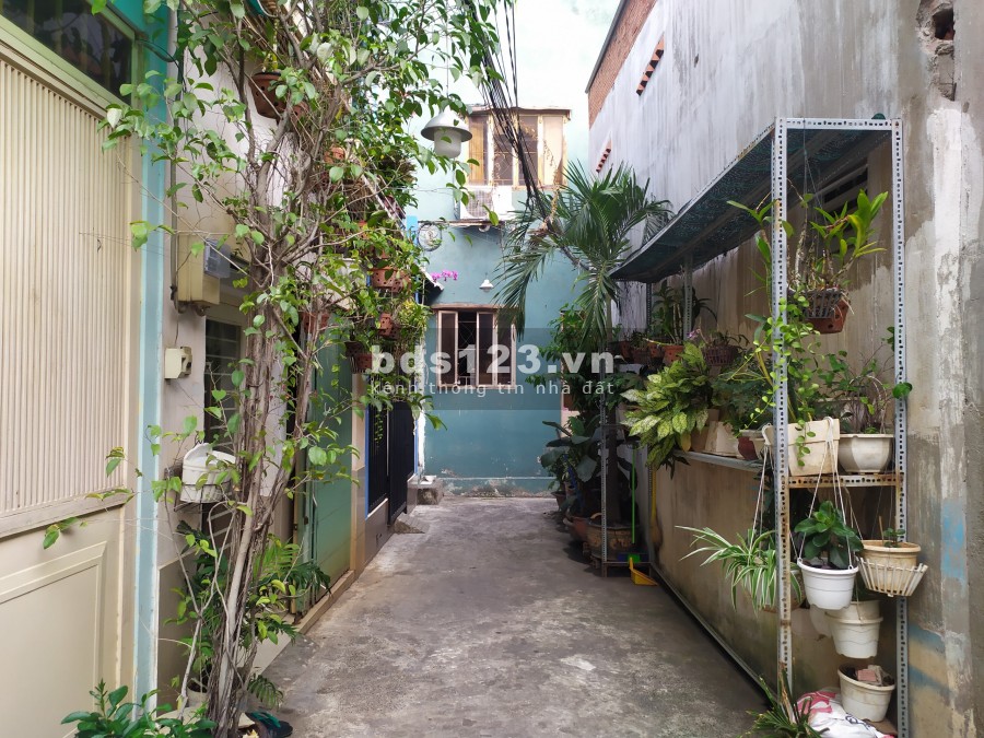 Bán nhà gấp đường Trường Sơn Quận 10 4 tầng giá rẻ