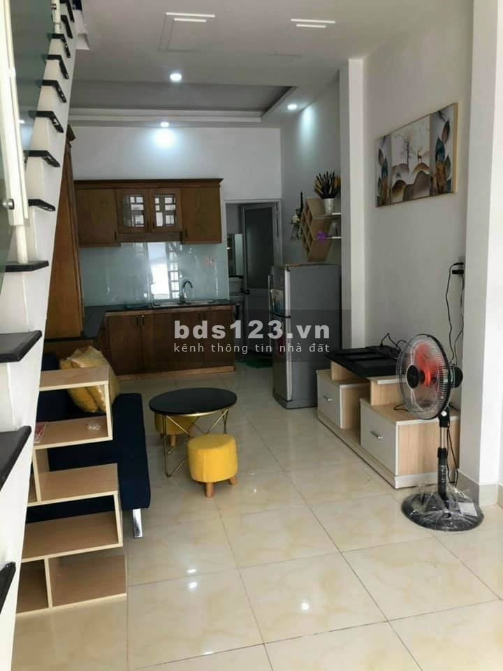 Cần bán nhà Cách Mạng Tháng Tám Quận 10 43m2, 2 lầu giá rẻ 3.6tỷ