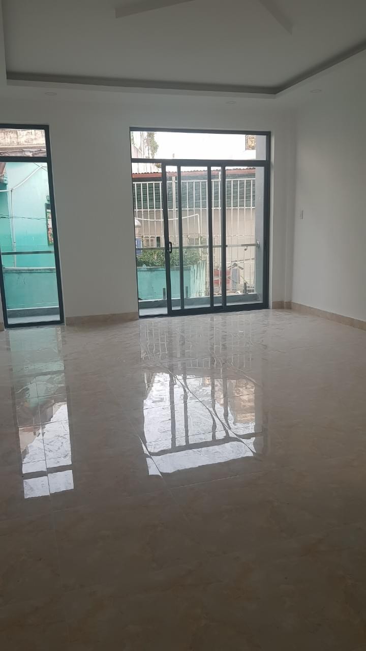 Bán nhà vòng xoay Nguyễn Trọng Tuyển Lê Văn Sỹ 72m2 4T giá 9.2 tỷ TL
