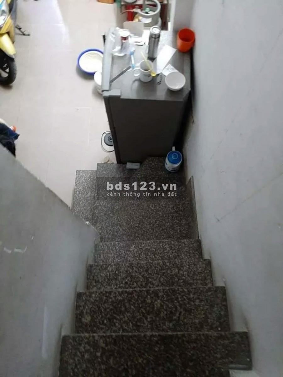 Nhà bán Tô Hiến Thành Phường 13 Quận 10 hxh 3 tầng 3.2 tỷ 23m2