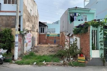 Tôi cần tiền bán gấp lô đất gần ngay thị trấn Bến Lức.