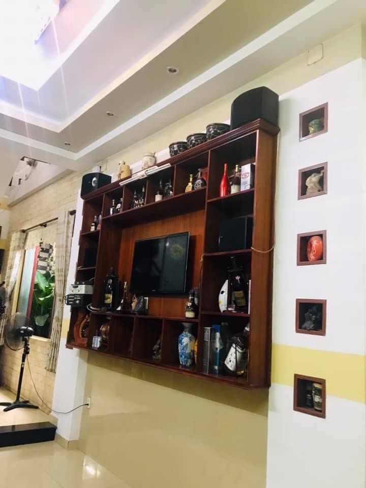 Bán Nhà Tân Phú 104m2 4 tầng HXH tránh Giá chỉ 8,3 tỷ