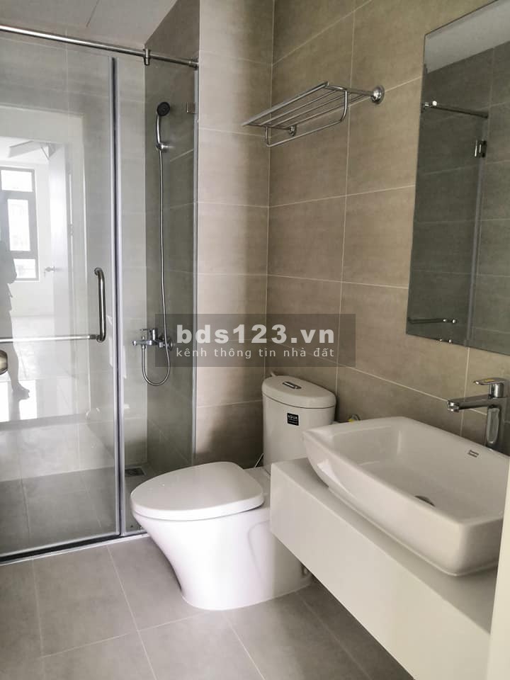 Bán 2PN/2WC lầu 17 central premium Quận 8 view hồ bơi 3,299 tỷ, sổ hồng riêng, bàn giao y hình mới 100%.LH 0938839926 gặp Chị Thúy xem nhà.