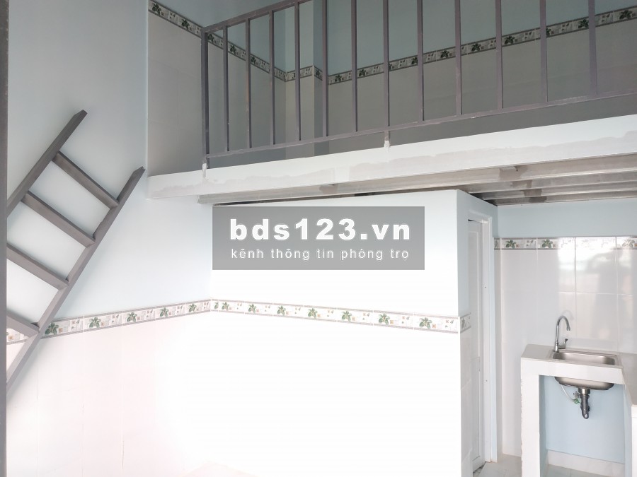 Phòng trọ mới xây có gác lửng tại Quận 12 gần Ngã Tư Ga, cách chợ Cầu Đồng 400m giá 1,7 triệu/tháng