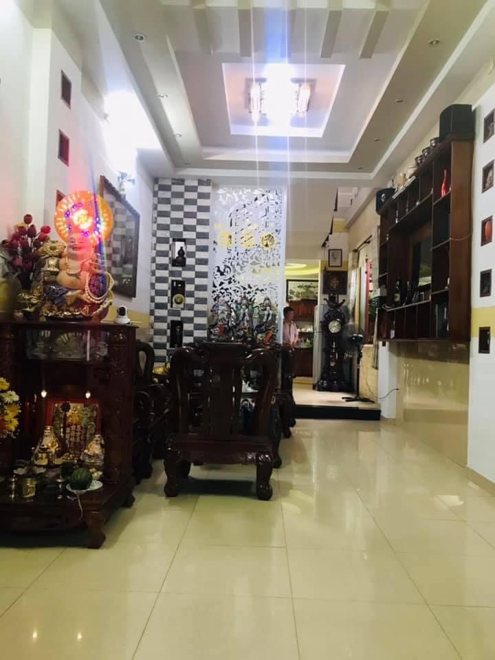 Bán Nhà Tân Phú 104m2 4 tầng HXH tránh Giá chỉ 8,3 tỷ
