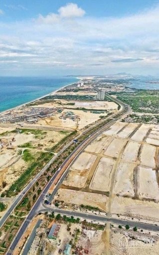 Golden Bay 601 - d16 - 1 lô cặp góc hướng đông nam giá tốt