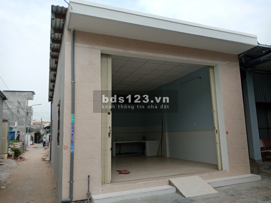 Chủ cần tiền bán gấp nhà C4 mới xây 100% 175 m2 Nguyễn Chánh