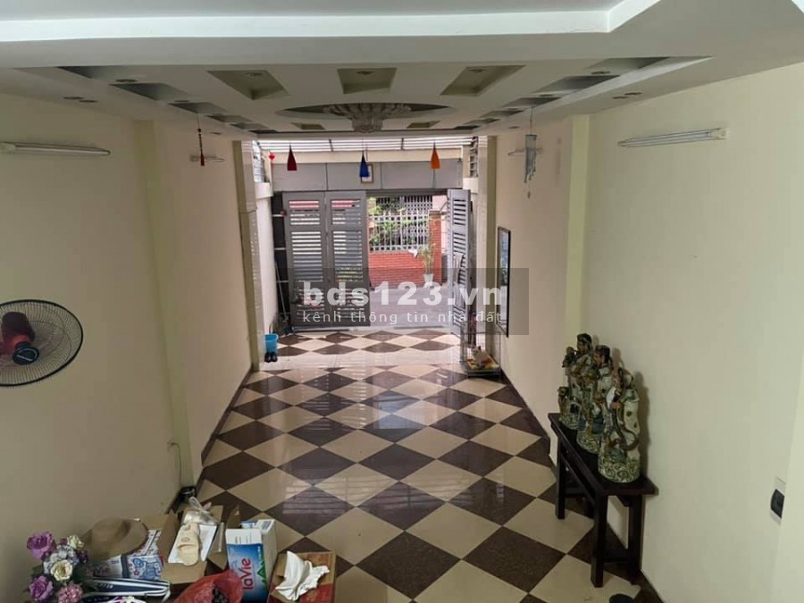 Bán nhà Phố Trần Quốc Hoàn, Cầu Giấy, Hà Nội. 54m2x6t, giá 12.2 tỷ.