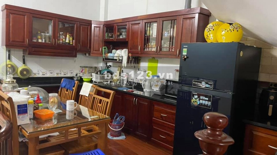 Bán nhà Phố Trần Quốc Hoàn, Cầu Giấy, Hà Nội. 54m2x6t, giá 12.2 tỷ.
