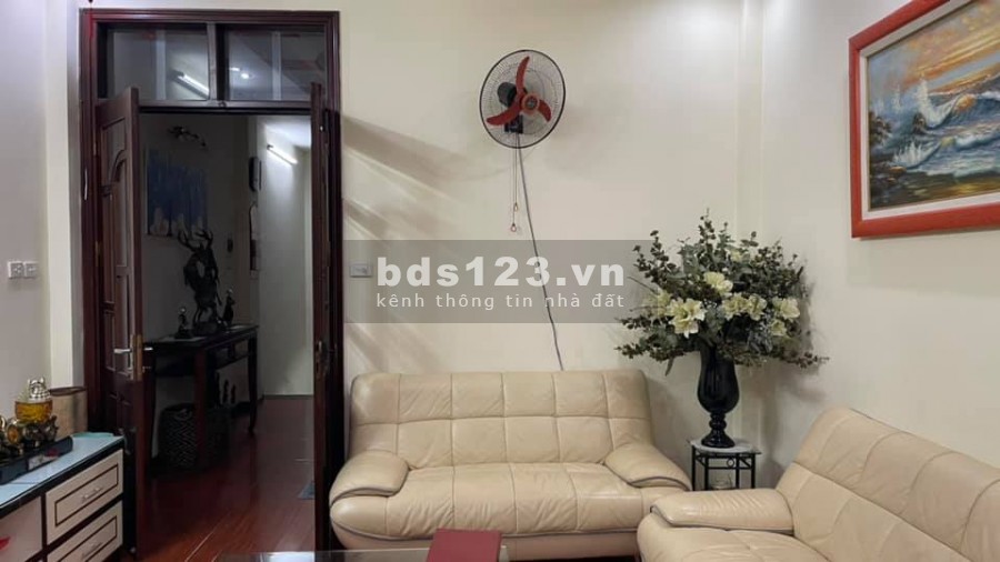 Bán nhà Phố Trần Quốc Hoàn, Cầu Giấy, Hà Nội. 54m2x6t, giá 12.2 tỷ.
