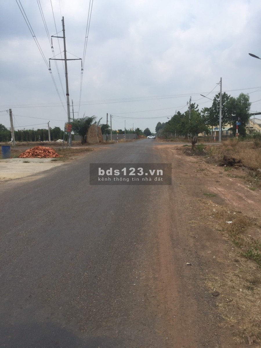 BÁN LỖ 400M2 ĐẤT XÂY TRỌ NẰM NGAY KHU CÔNG NGHIỆP BẮC ĐỒNG PHÚ, ĐƯỜNG BÊ TÔNG 8M