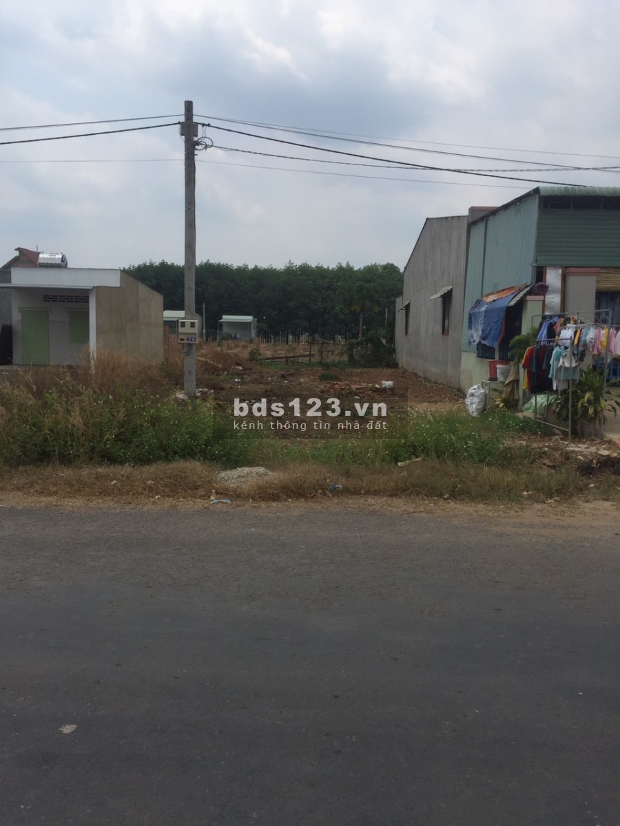 BÁN LỖ 400M2 ĐẤT XÂY TRỌ NẰM NGAY KHU CÔNG NGHIỆP BẮC ĐỒNG PHÚ, ĐƯỜNG BÊ TÔNG 8M
