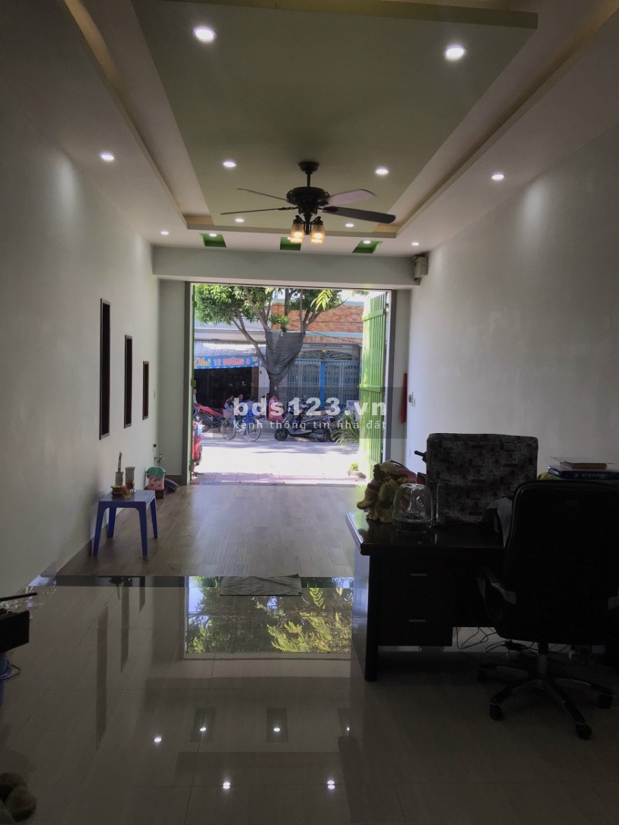 Cho thuê nguyên căn mặt tiền số 7 đường số 5, phường Phước Bình quận 9. 20 triệu/tháng