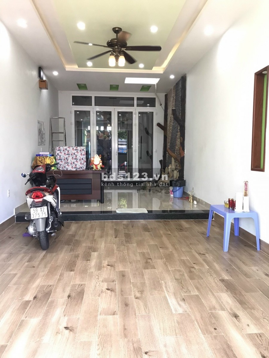 Cho thuê nguyên căn mặt tiền số 7 đường số 5, phường Phước Bình quận 9. 20 triệu/tháng
