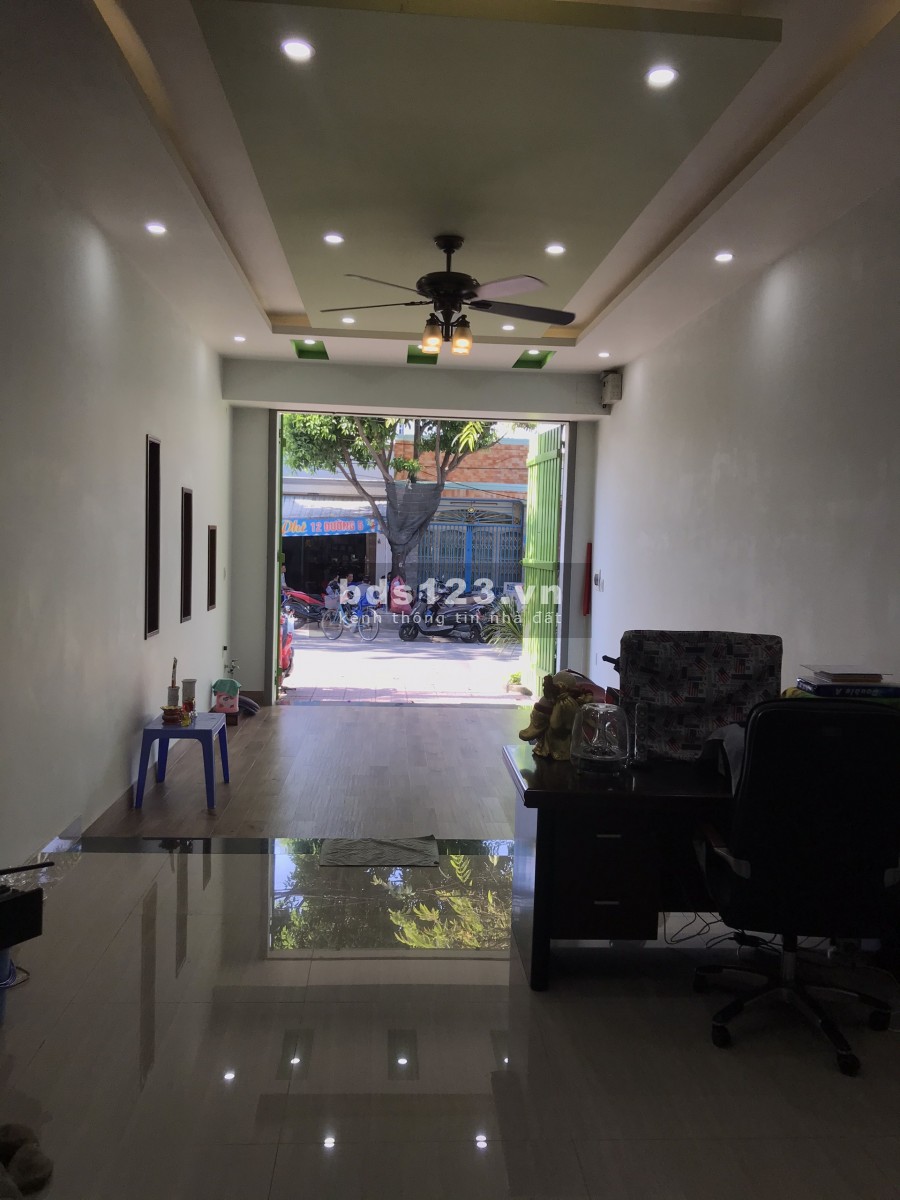 Cho thuê nguyên căn mặt tiền số 7 đường số 5, phường Phước Bình quận 9. 20 triệu/tháng