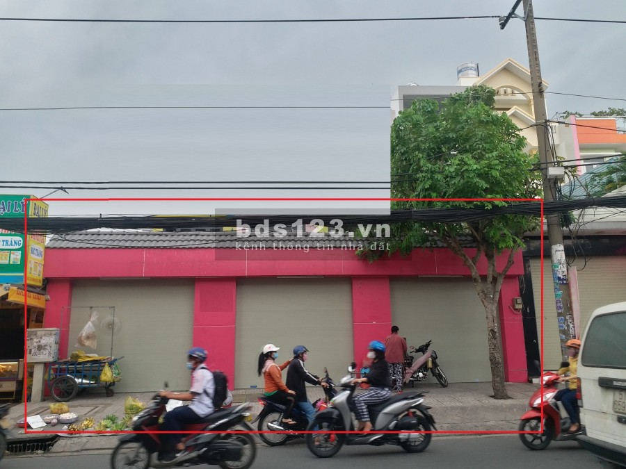 Kênh Tân Hóa mt 11 x 17 xe lưu thông thoải mái