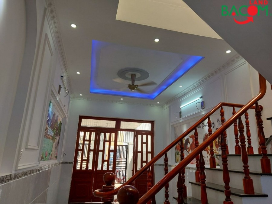 Nhà 1 lầu Bửu Hòa, sổ riêng hoàn công, gần cầu Ghềnh, chỉ cần 990tr là dọn về ở ngay, đường ô tô 2 chiều
