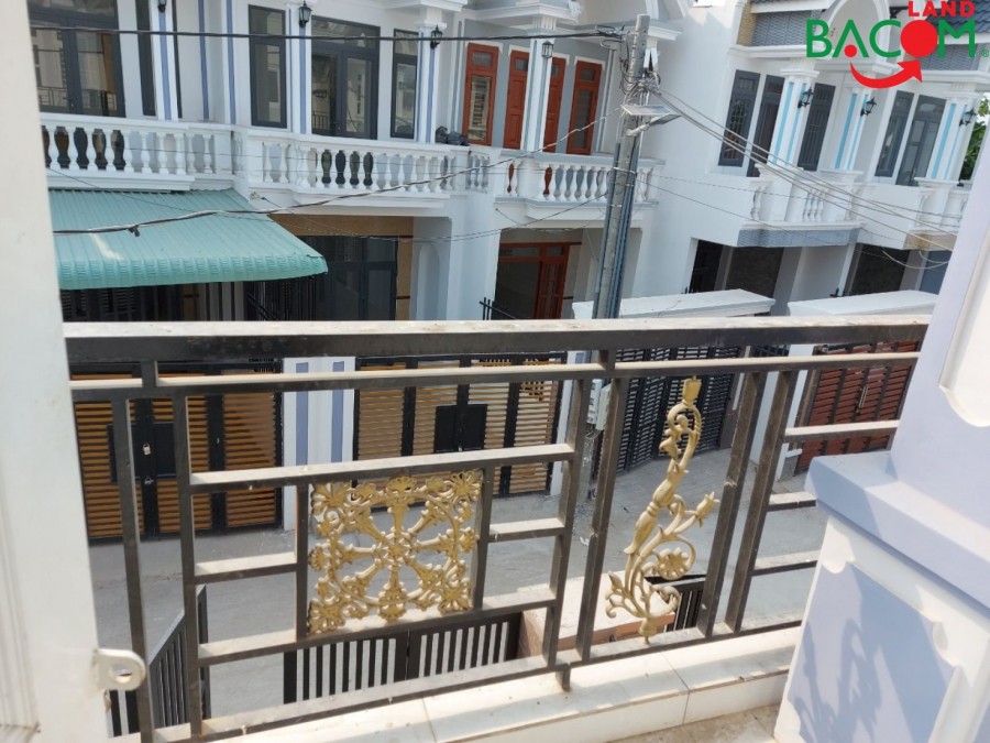 Nhà 1 lầu Bửu Hòa, sổ riêng hoàn công, gần cầu Ghềnh, chỉ cần 990tr là dọn về ở ngay, đường ô tô 2 chiều