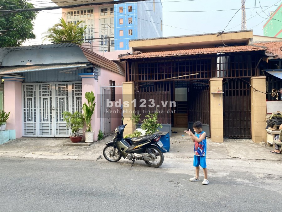 Bán nhà HXT Bùi Văn Ngữ, phường Hiệp Thành, Quận 12 dt 5 x 20m, lửng, giá 4.65 tỷ (TL)