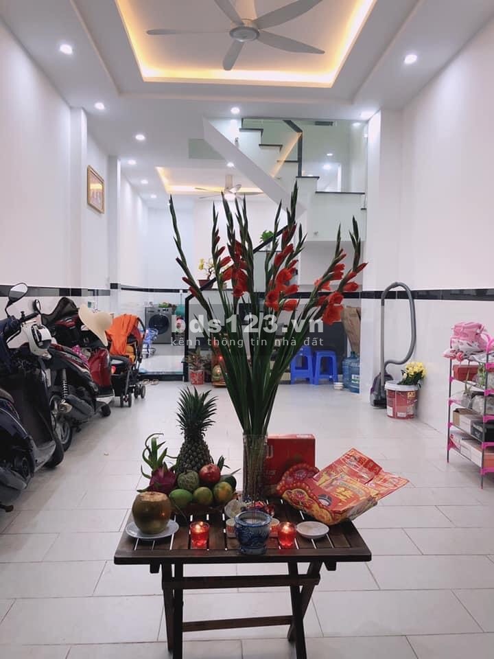 Bán nhà 1 trệt 2 lầu đường số 8 phường Hiệp Bình Phước liền kề kdc Hồng Long có garaoto