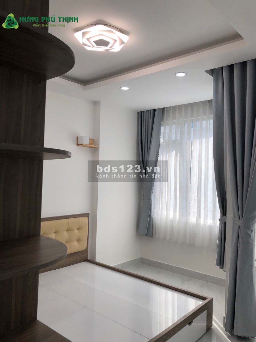 Bán nhà 1 trệt 2 lầu đường số 8 phường Hiệp Bình Phước liền kề kdc Hồng Long có garaoto