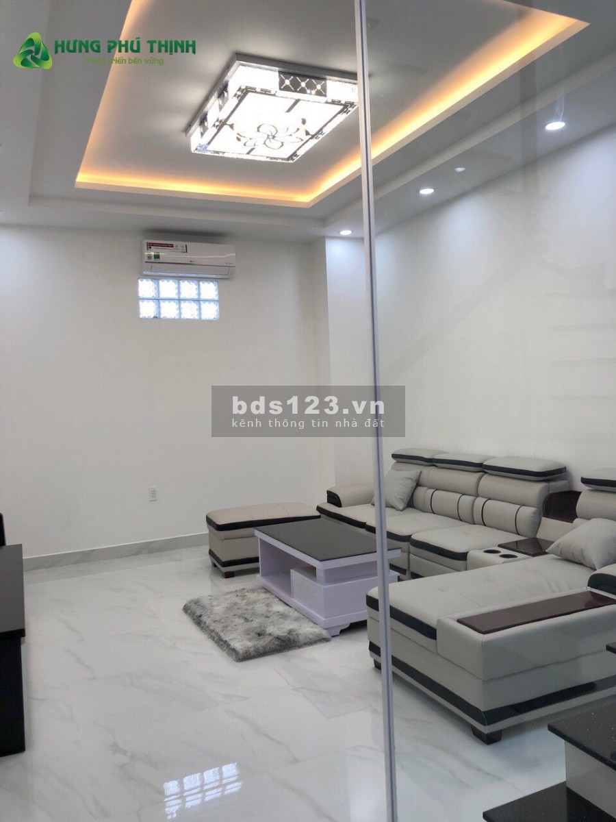 Bán nhà 1 trệt 2 lầu đường số 8 phường Hiệp Bình Phước liền kề kdc Hồng Long có garaoto