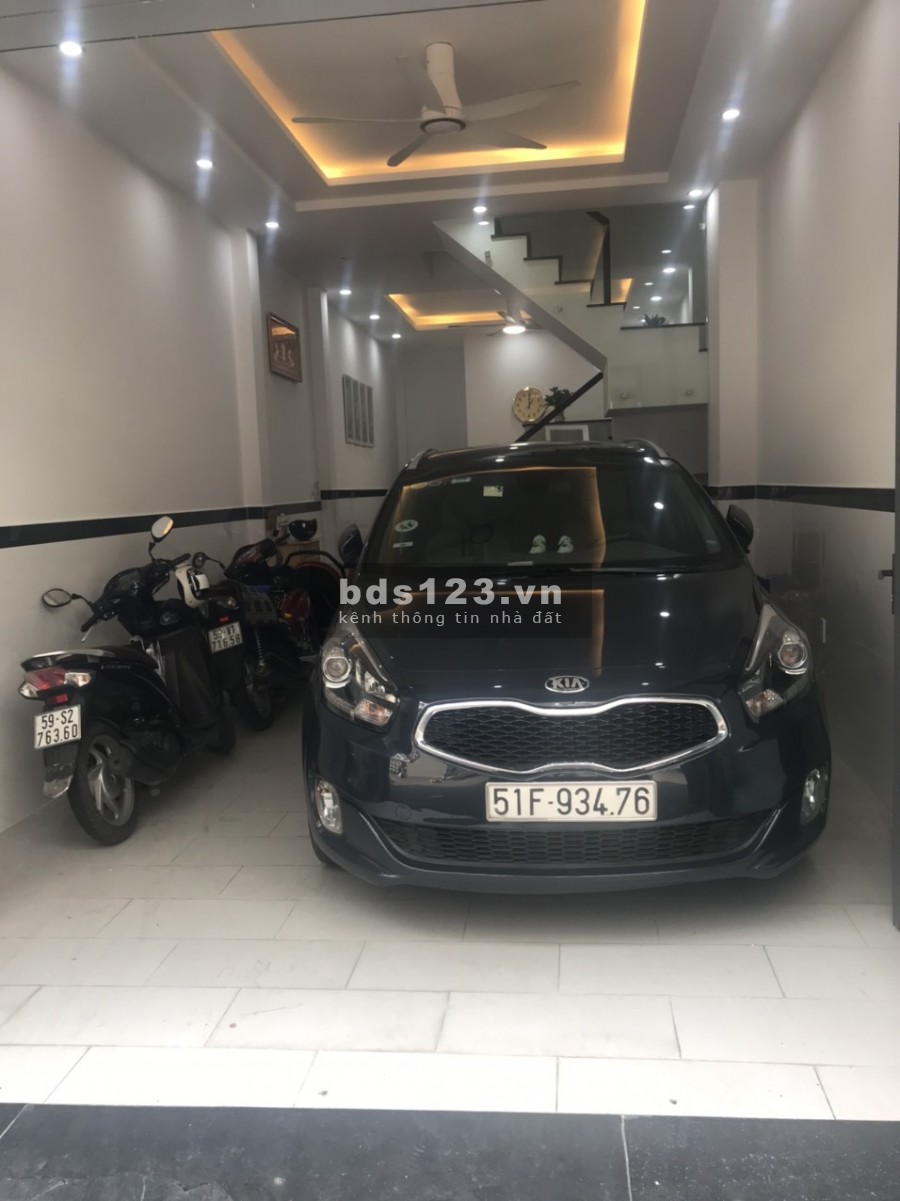 Bán nhà 1 trệt 2 lầu đường số 8 phường Hiệp Bình Phước liền kề kdc Hồng Long có garaoto