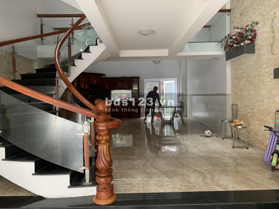 Nhà khu Bình Lợi 6x20, T_3L gồm 5Pn + 6wc, có gara ô tô, nhà đẹp sang trọng cao cấp.