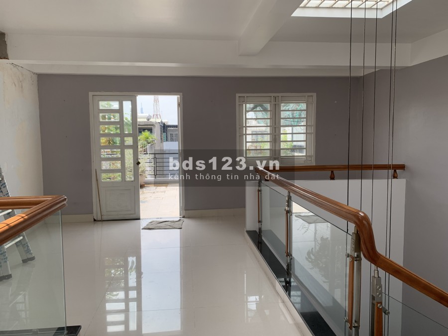 Nhà khu Bình Lợi 6x20, T_3L gồm 5Pn + 6wc, có gara ô tô, nhà đẹp sang trọng cao cấp.