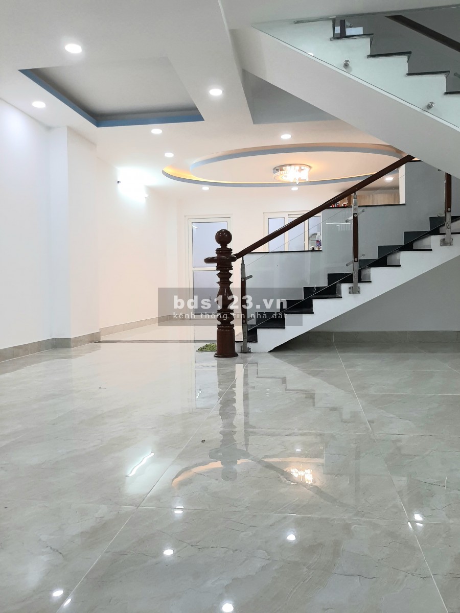 Nhà mới xây 5 tầng, đối diện UBND Quận, Lũy Bán Bích, Tân Phú. 8,5 tỷ