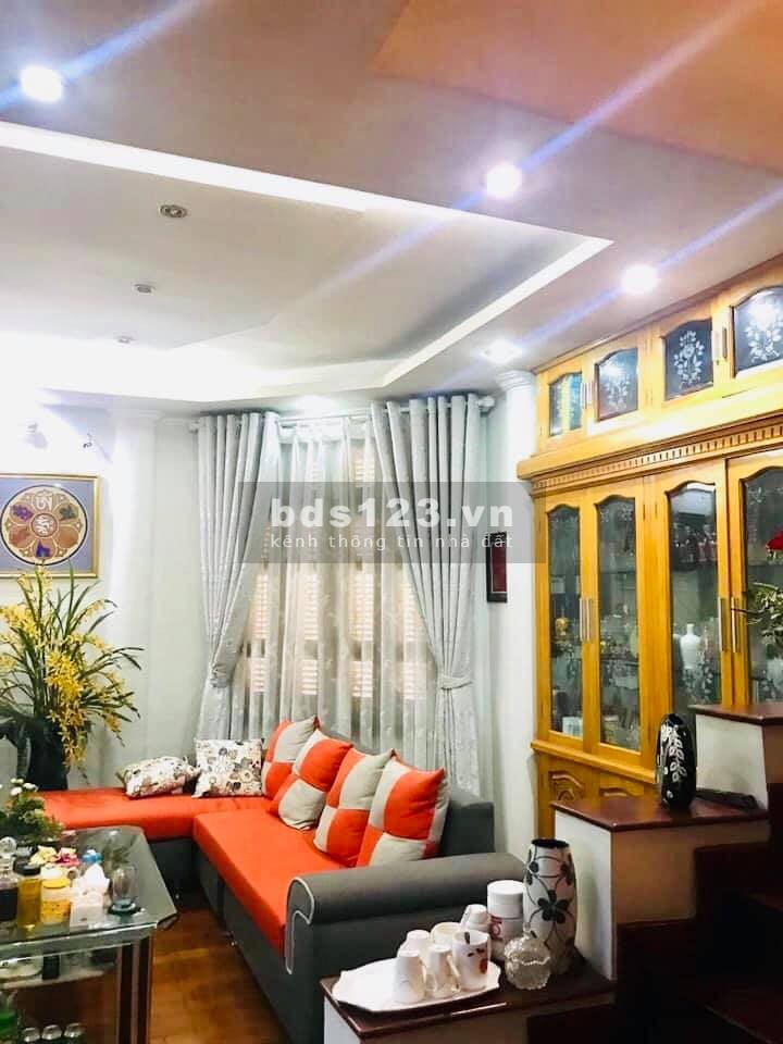 Bán nhà gần mặt phố Vạn Phúc, Ba Đình, 70m2, giá 8.4 tỷ.