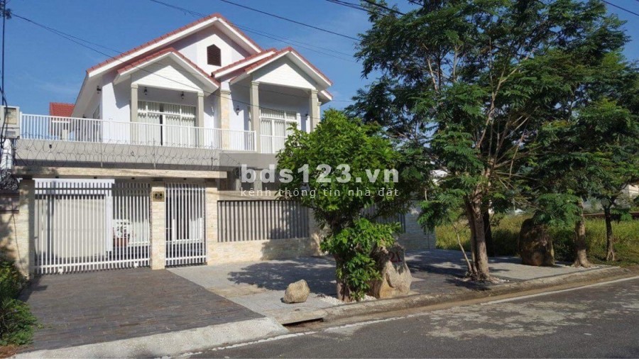 Chính Chủ Cần Bán Biệt Thự Đường Lê Văn Lương. LH 0934868717