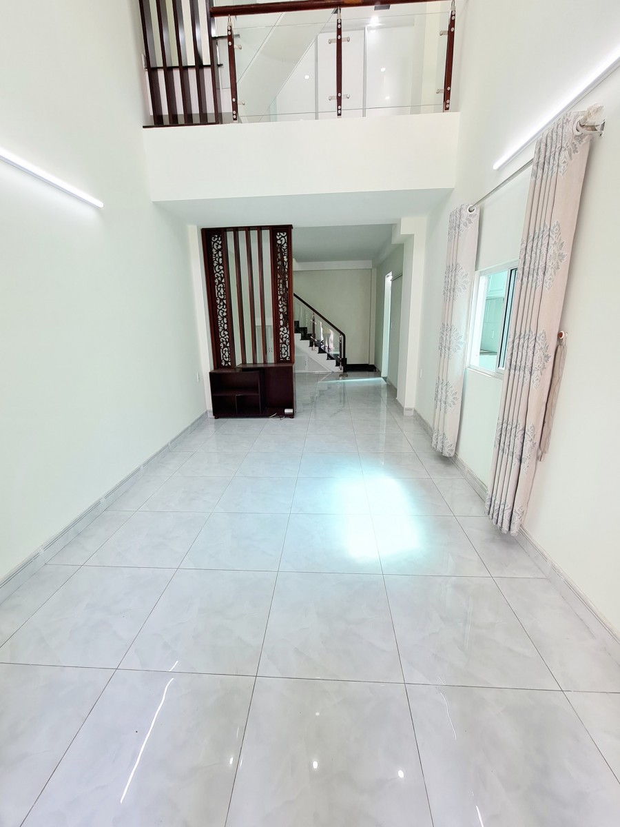 Nhà Quận 7 96m2 8x12 nở hậu, kề sát Phú Mỹ Hưng chỉ 5.3 tỷ