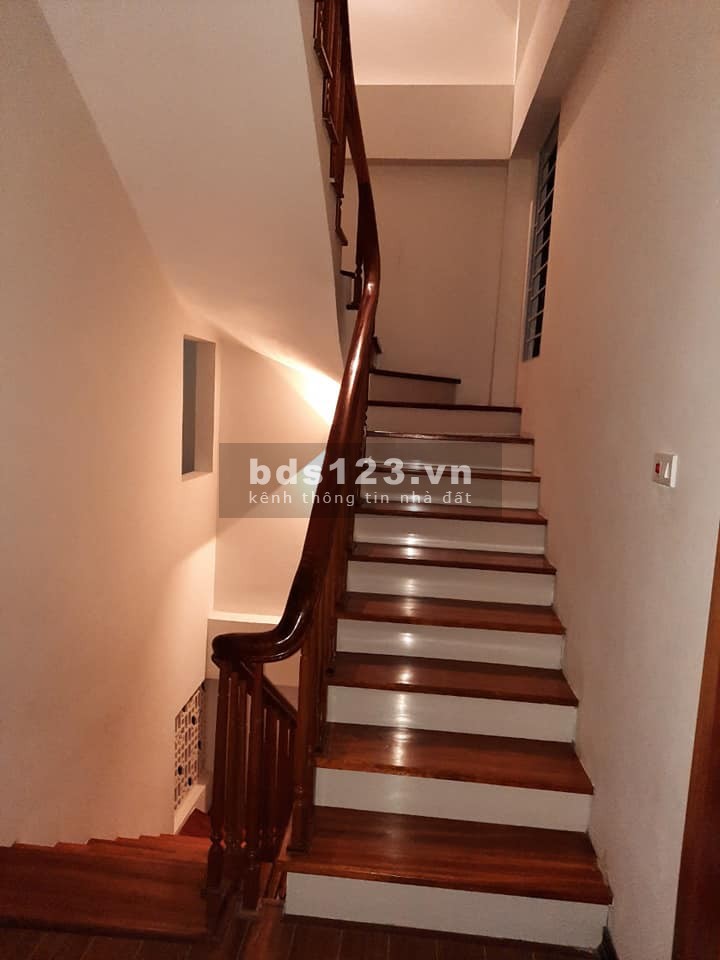 Bán nhà Tạ Quang Bửu, 20m ra mặt phố, 30m2x6TxMT3,5m, giá 3,85 tỷ.