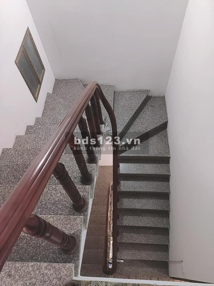 Quá Hiếm Ngọc Thụy Ở Luôn Oto Đỗ Cửa 10m ra oto tránh 84m2 chỉ 5.85 tỉ