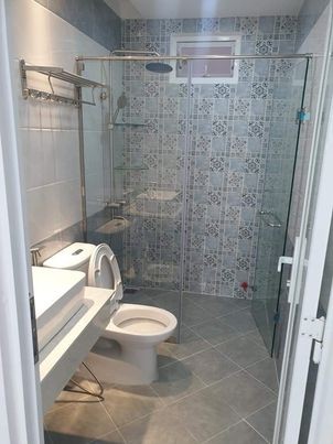 Bán nhà Lạc Long Quân, 68m2, giá rẻ, hẻm xe tải quay đầu chỉ 8.5 tỷ.
