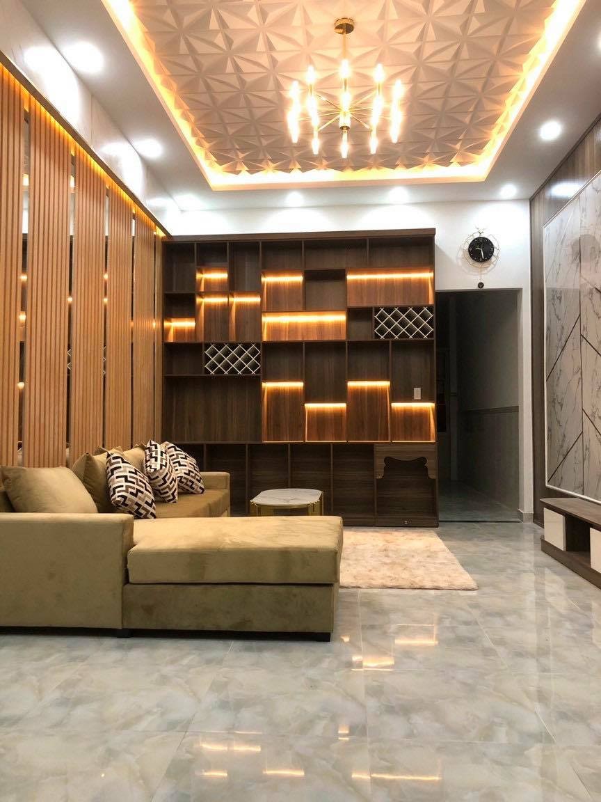 Bán nhà mặt tiền hẻm đường Phạm Hữu Lầu. sổ riêng. DT 4X13m. Giá chỉ 3 tỷ 6