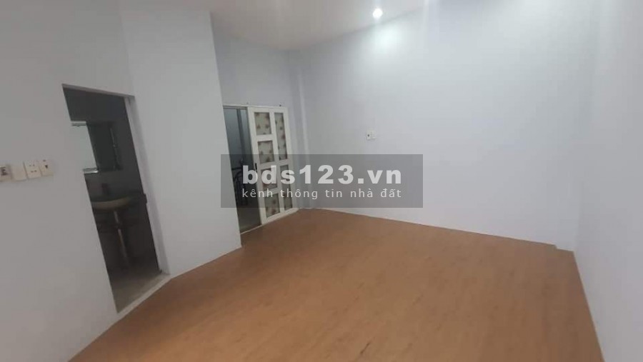GẤP GẤP nhà 3 tầng TRẦN PHÚ, Quận 5, 32 m2 bán chỉ nhỉnh 3 tỷ