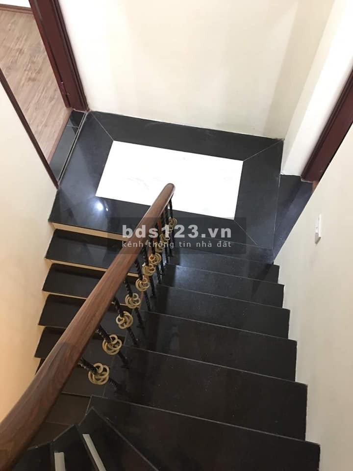 BÁN NHÀ PHỐ THỤY KHUÊ DT 35M X 5 TẦNG 3.8 TỶ NHÀ ĐẸP GẦN PHỐ TẦM GIÁ PHÙ HỢP