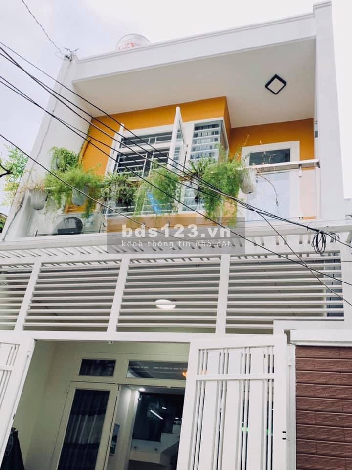 Bán nhà HXH 6m, 1lầu + 2PN rộng rãi. Tặng kèm nội thất, gần bệnh viện quận Bình Tân