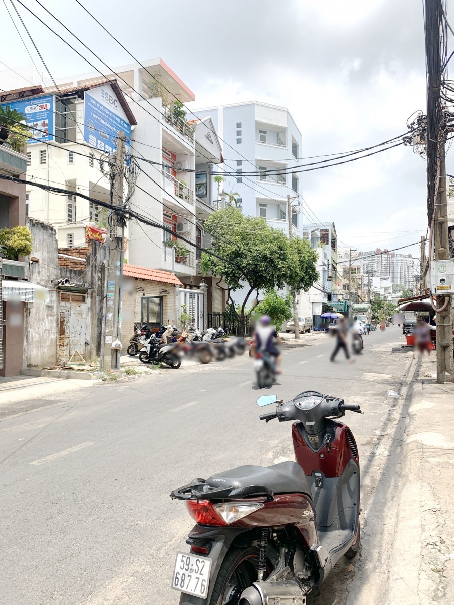 Nhà 2 lầu sang trọng hẻm xe tải Lạc Long Quân P5 Q11