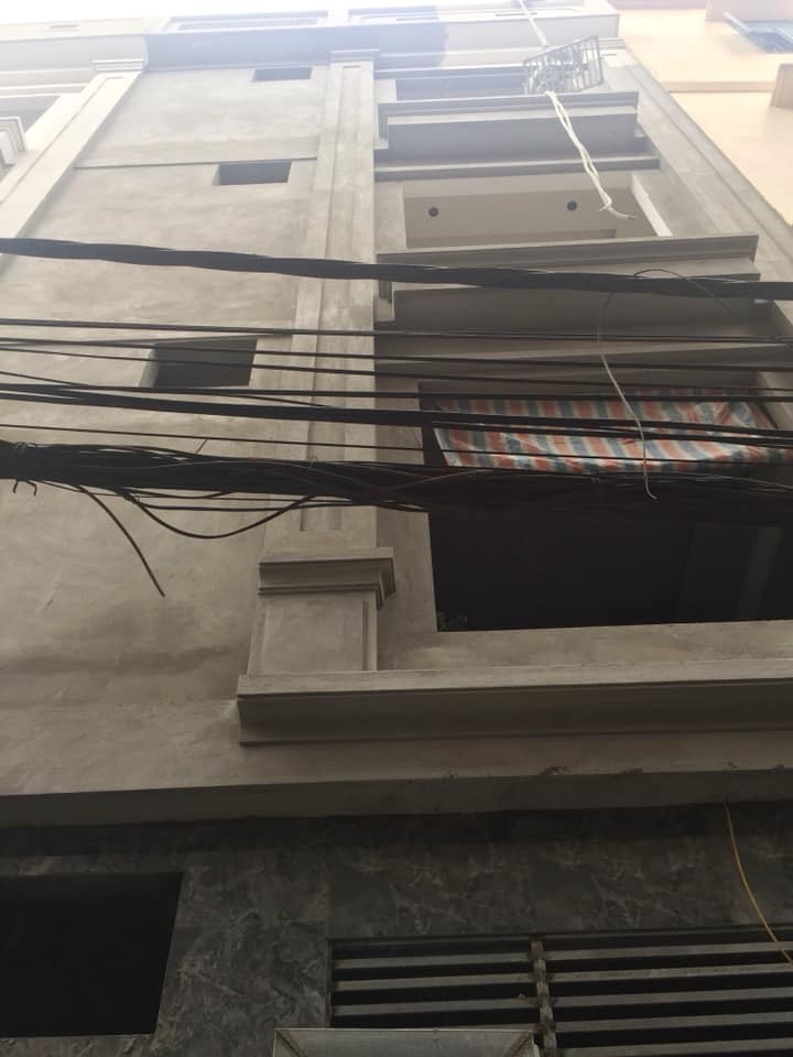 Nhà mới xây đang hoàn thiện, ngõ Vĩnh Hưng ô tô đỗ cửa,30mx5 tầng 2,9 tỷ