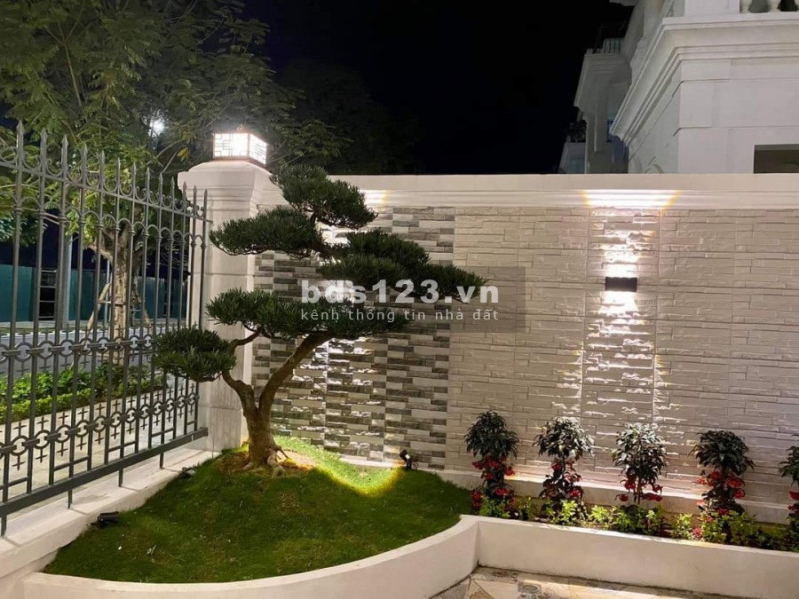 NHÀ MỚI 5 TẦNG PHÂN LÔ Ô TÔ TRÁNH SỔ NỞ HOA HẬU