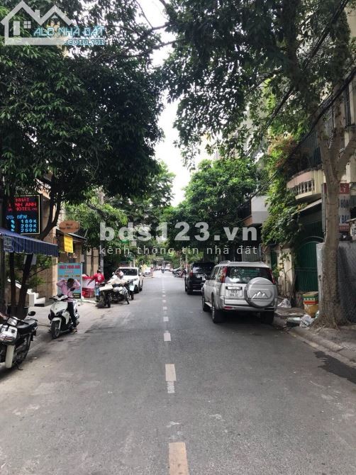 Căn hộ mini 1PN, có nội thất cao cấp. Bếp riêng biệt.