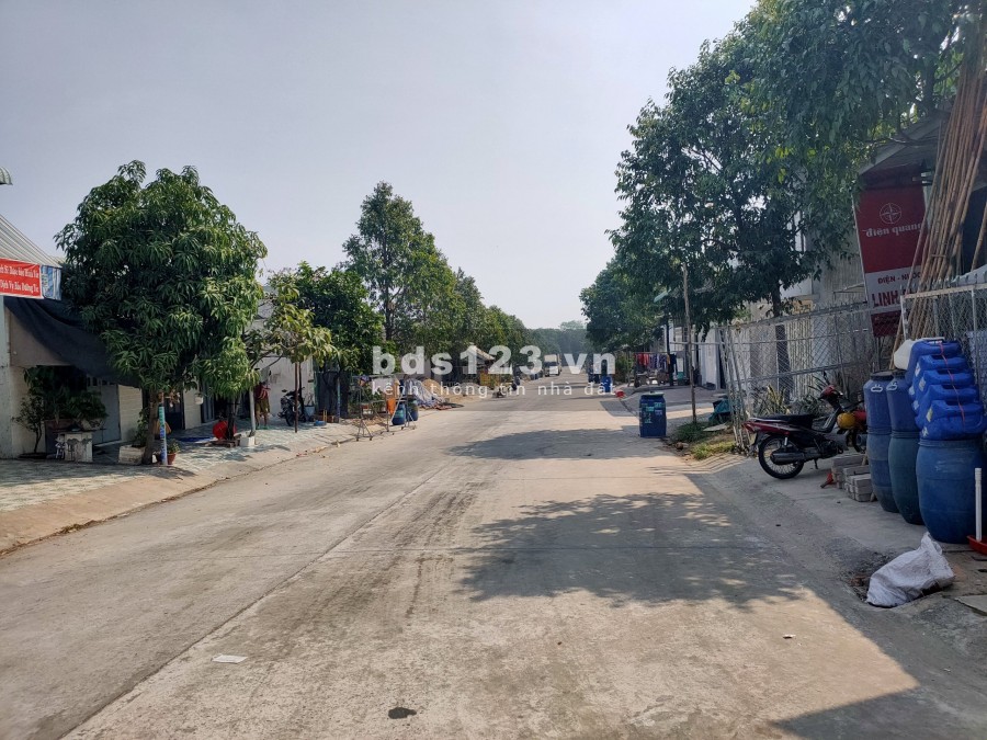 Cần bán gấp 2 dãy trọ 300m2 MT gần Chợ, Đông dân Trong KCN